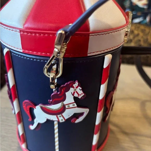 kate spade Carousel Carousel Horse Crossbody Bag in Navy, Red, White.NWOT - Picture 3 of 4